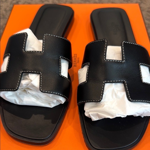 Hermes Oran Sandal Black 37.5 worn 1x 100% authentic - Picture 2 of 8